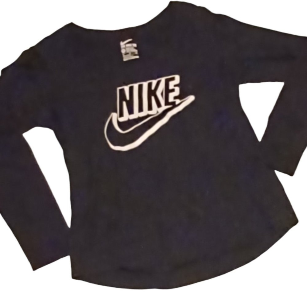 THE NIKE TEE